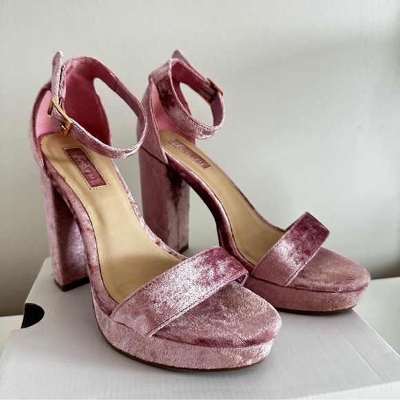 Forever 21 velvet pink heels. - Picture 7 of 11